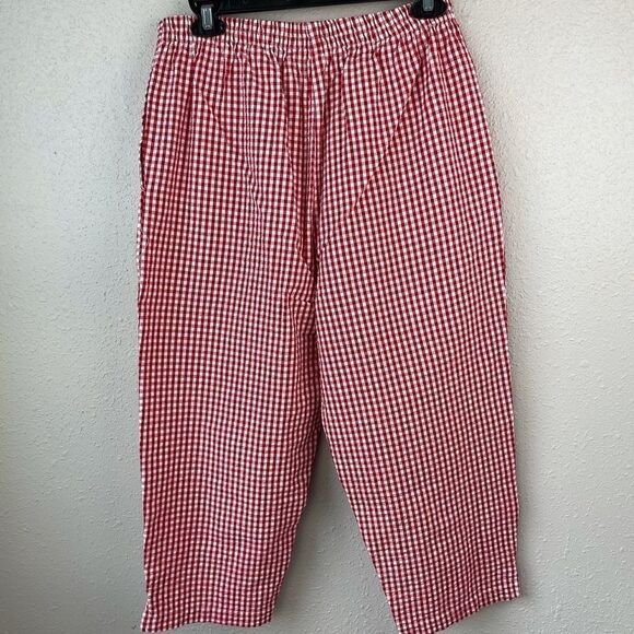 Capacity Red and White Checkered Cropped Pants EUC - Picture 5 of 5